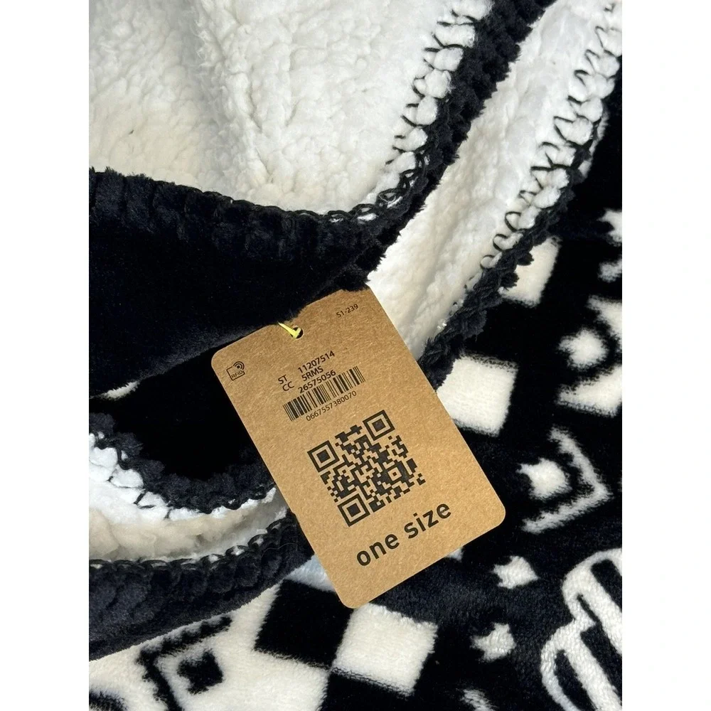 Victoria's Secret PINK Fa La La‎ Christmas Sherpa Blanket Happy Nation 60